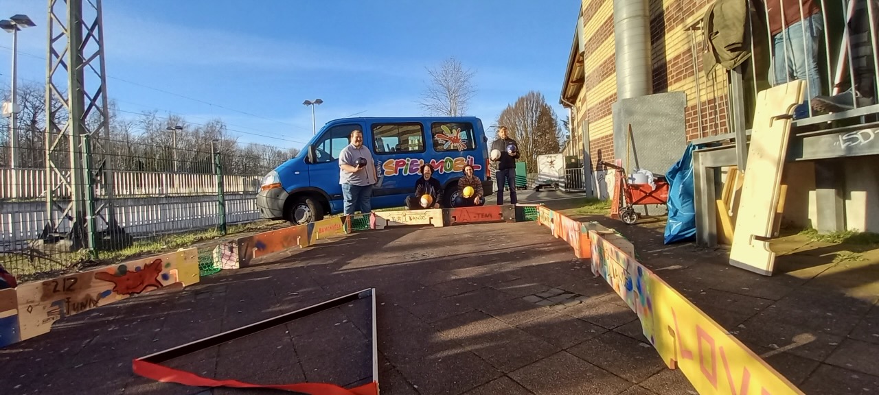 Ballbande im Spielmobil-Einsatz Übach-Palenberg