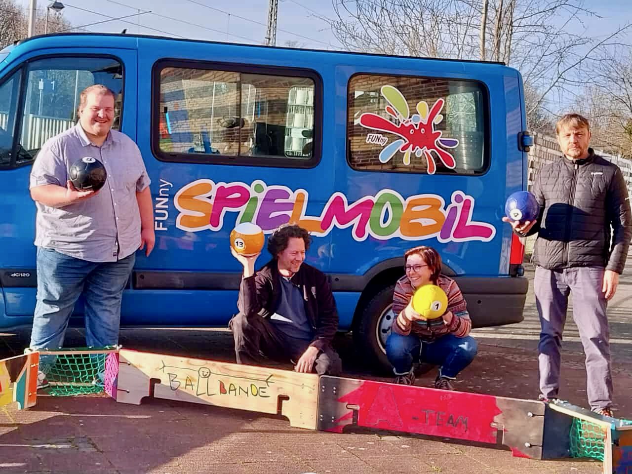 Ballbande im Spielmobil-Einsatz Übach-Palenberg