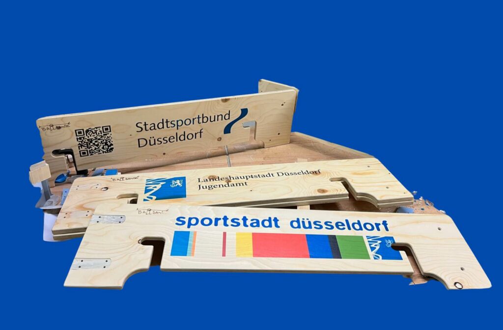 Ballbande bedruckt mit dem Logo der Sportstadt Düsseldorf